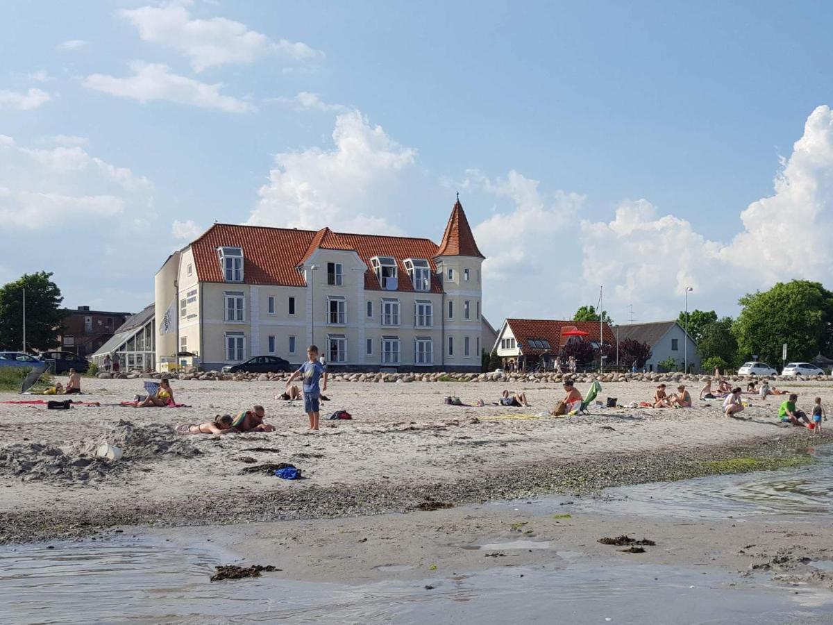 6 Person Holiday Home On A Holiday Park In Hejls Exterior foto